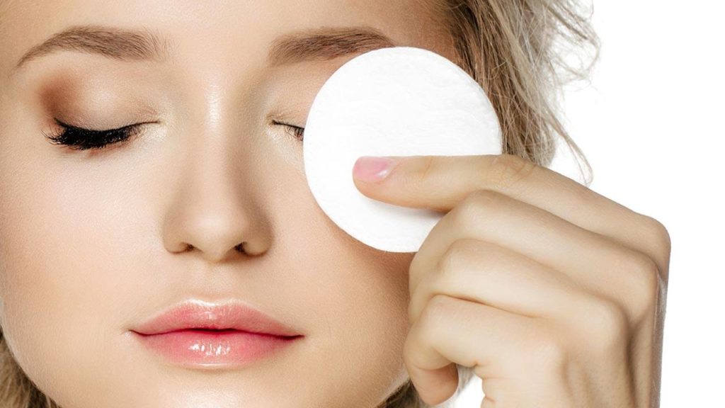 Glowing Skin Tips-Remove Makeup