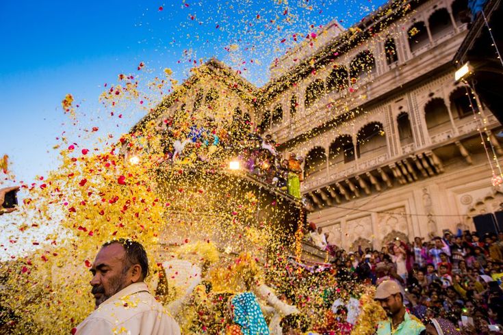 what music is played at holi festival